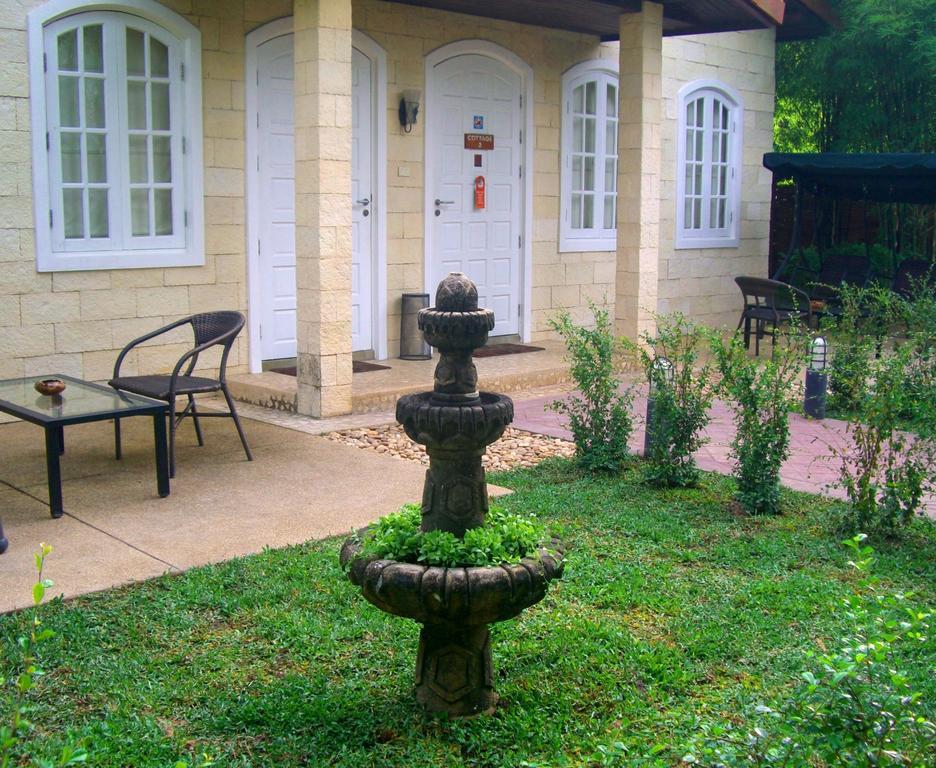 Pictory Garden Resort Sattahip Bagian luar foto