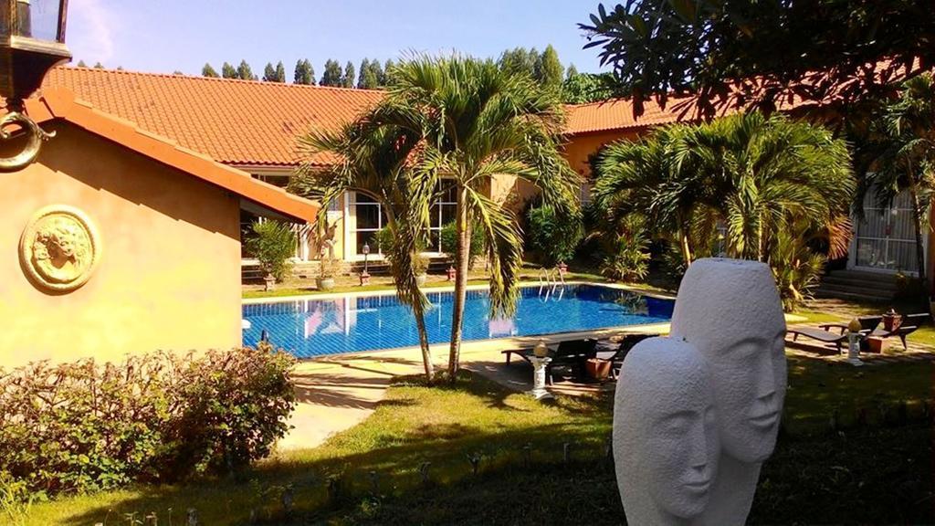 Pictory Garden Resort Sattahip Bagian luar foto