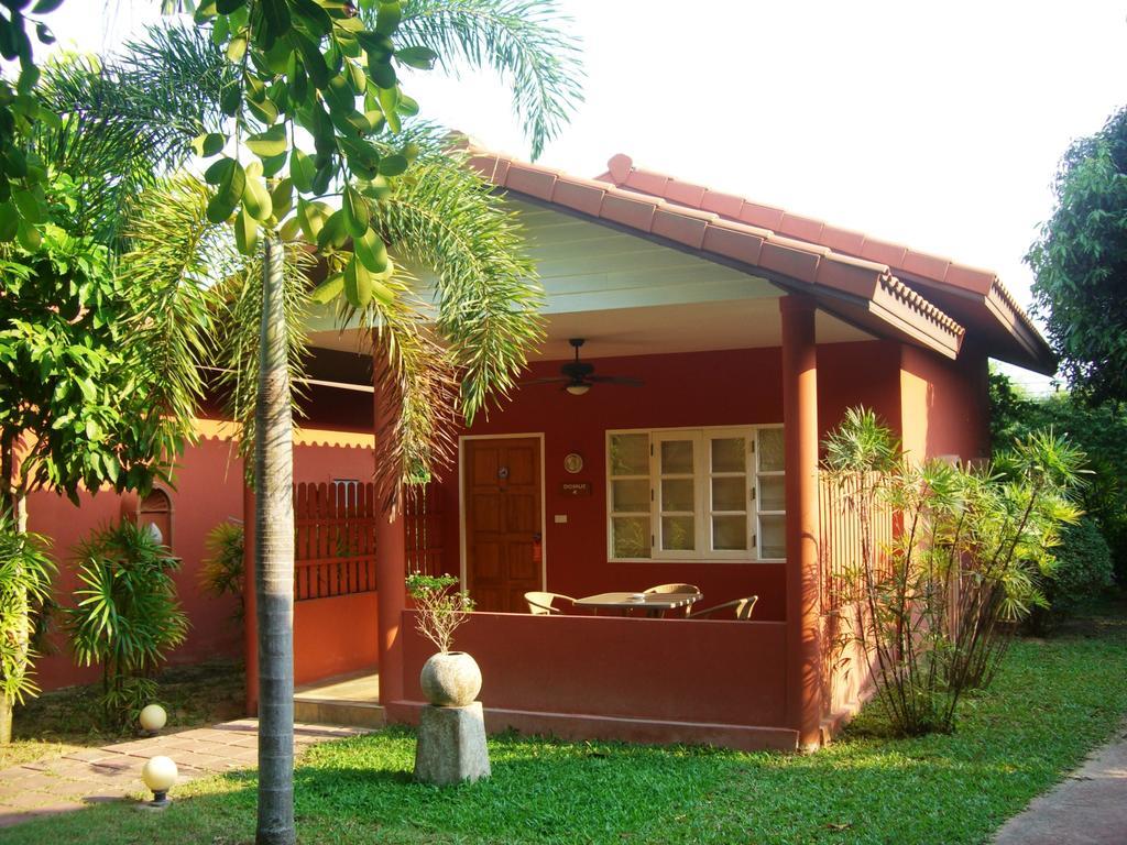 Pictory Garden Resort Sattahip Bagian luar foto