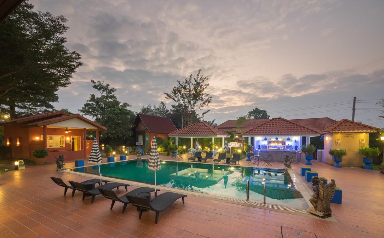 Pictory Garden Resort Sattahip Bagian luar foto