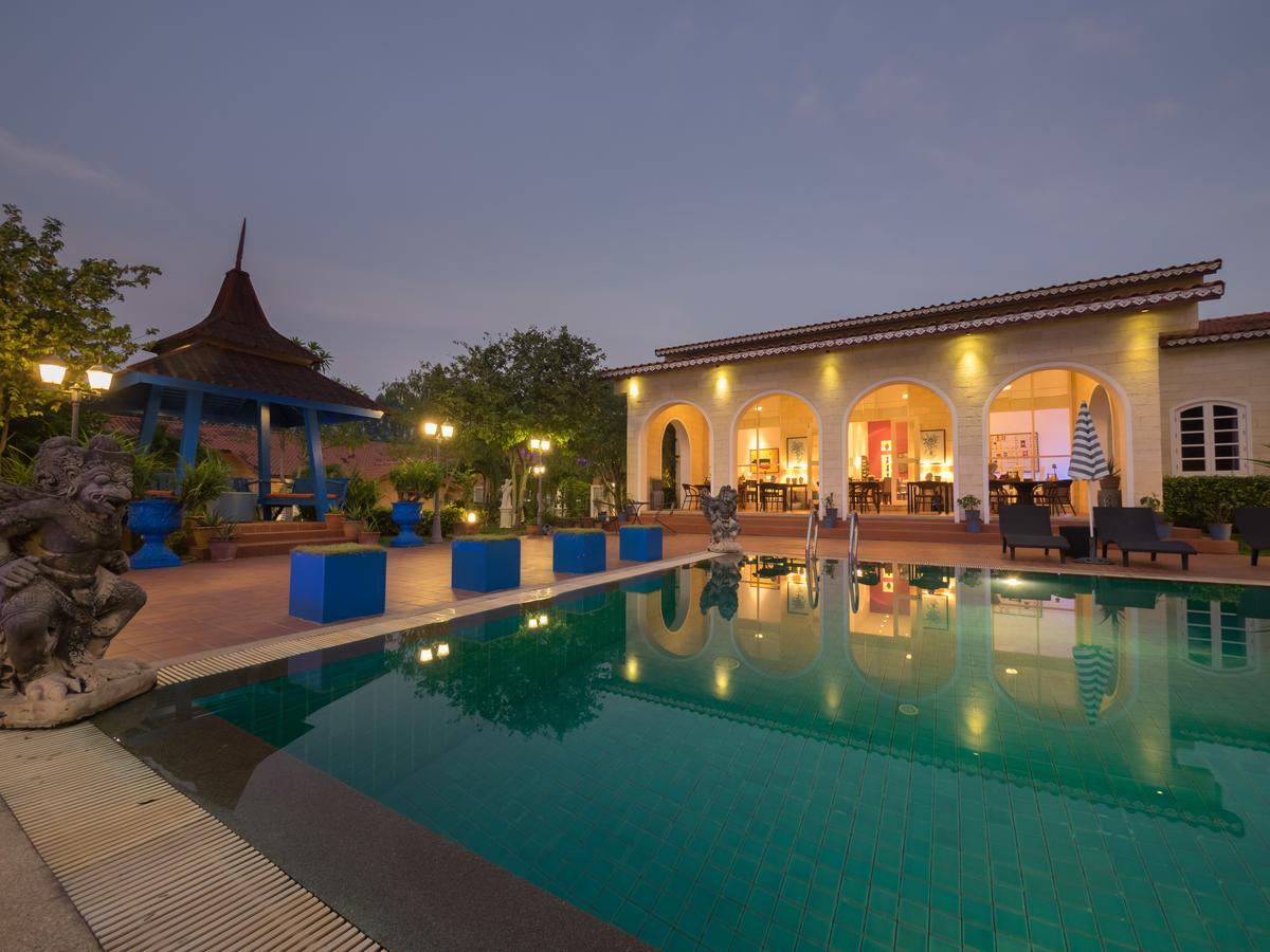 Pictory Garden Resort Sattahip Bagian luar foto